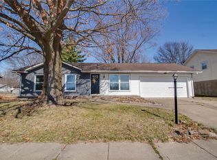 1206 Camelot Ln, Godfrey, IL 62035