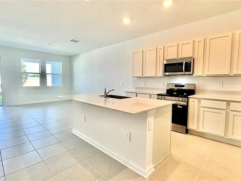 319 Sol Vista Dr — Photo 7