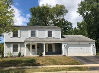 495 Sunnybrook Ln, Wheaton, IL 60187