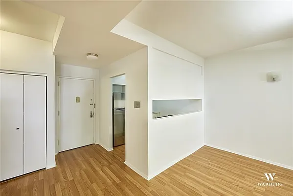 Sold by Warburg | media 2