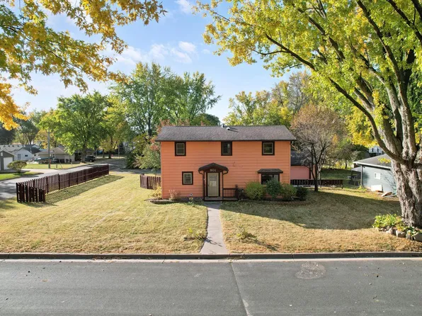 901 6th St W, Hastings, MN 55033