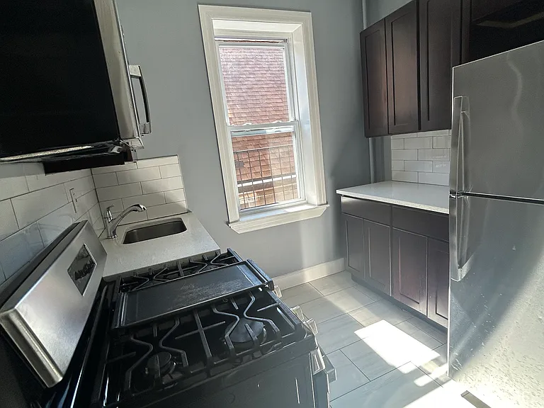 662 Avenue A — Photo 3
