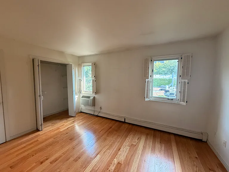 204 Charles St — Photo 8