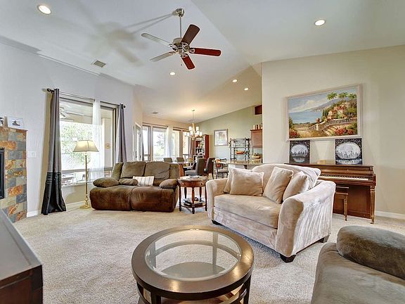 4th image of 696 Tilman Dr