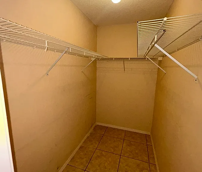 511 Manor Cir #1 — Photo 44