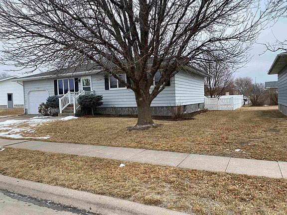3rd image of 3179 Northgate Ave