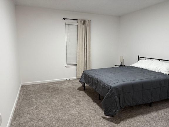 Has Desk and chair as well