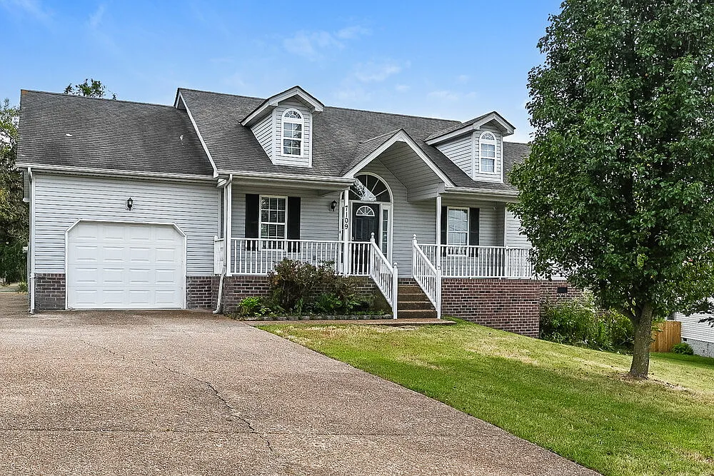 3 bed, 2.0 bath, 1555 sqft, $2,040 — Photo 3