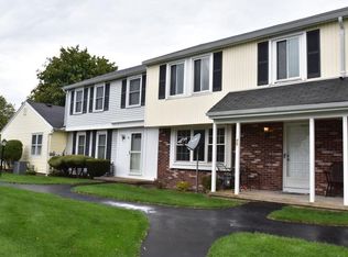 70 Springwood Dr, Webster, NY 14580