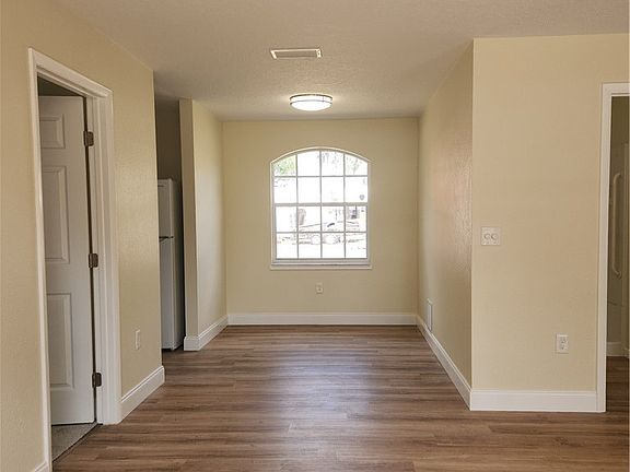 3rd image of 1652 SW Harlem Cir