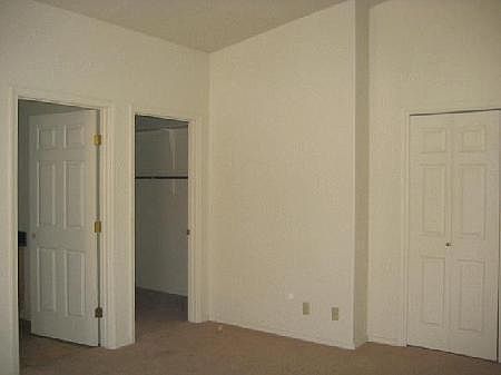 4th image of 804 W Hester St