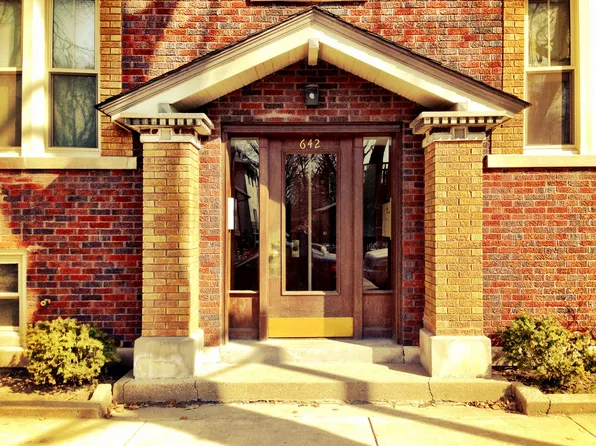 642 Adams St APT 2W, Oak Park, IL 60304