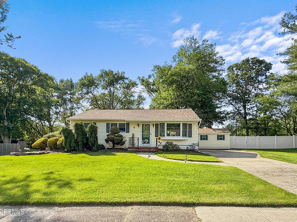 1st image of 6 Aaron Avenue