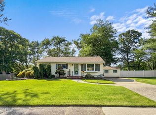 6 Aaron Avenue, Howell, NJ 07731