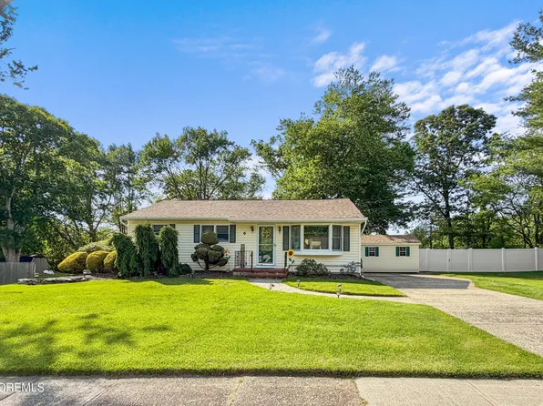 6 Aaron Avenue, Howell, NJ 07731