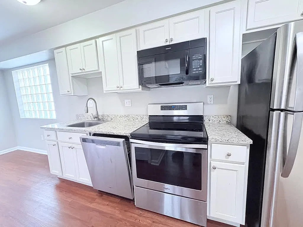 1 bed, $2,000 — Photo 2