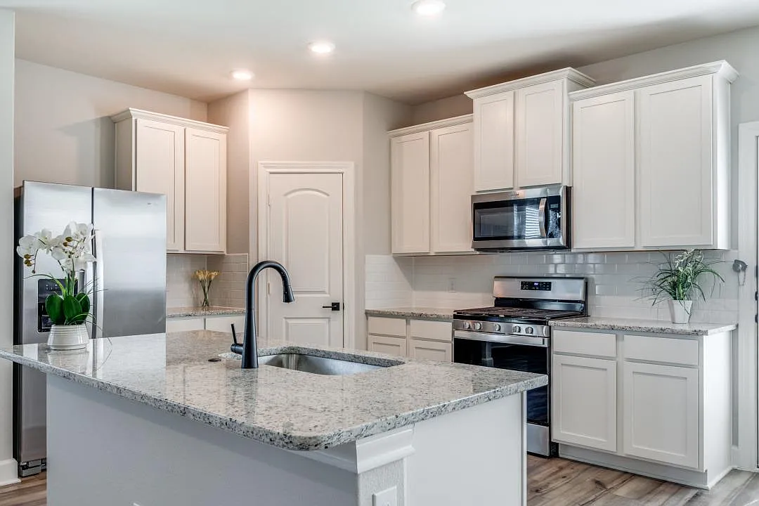 1009 Calhoun Dr — Photo 1