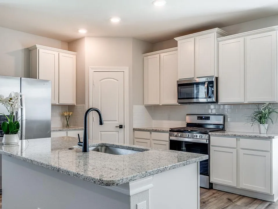 1009 Calhoun Dr