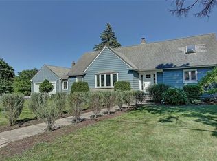 17 Old River Rd, Barrington, RI 02806