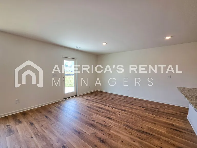 556 Saddlewood Bnd — Photo 36