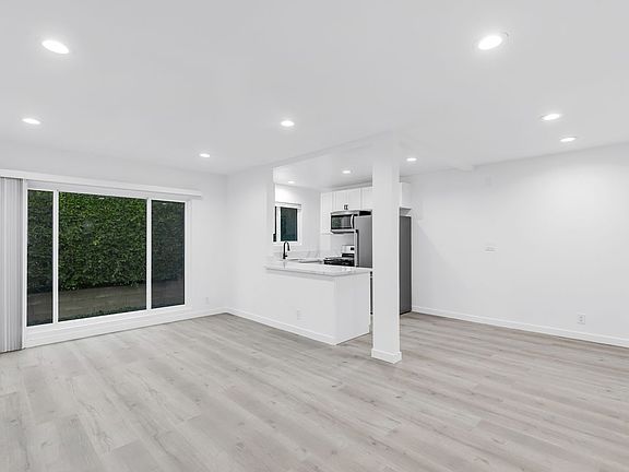 4th image of 1138 Cardiff Ave APT 3