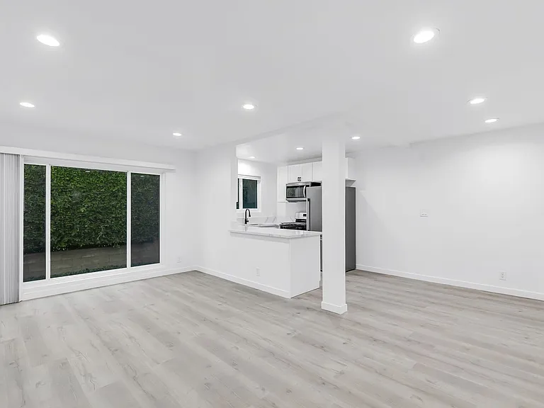 1138 Cardiff Avenue — Photo 15