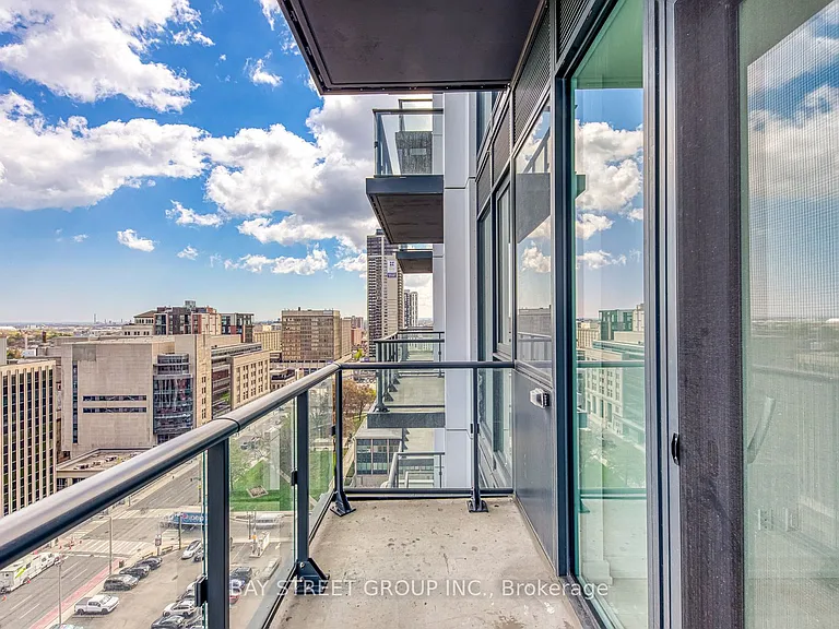 75 James St S #1504 — Photo 16