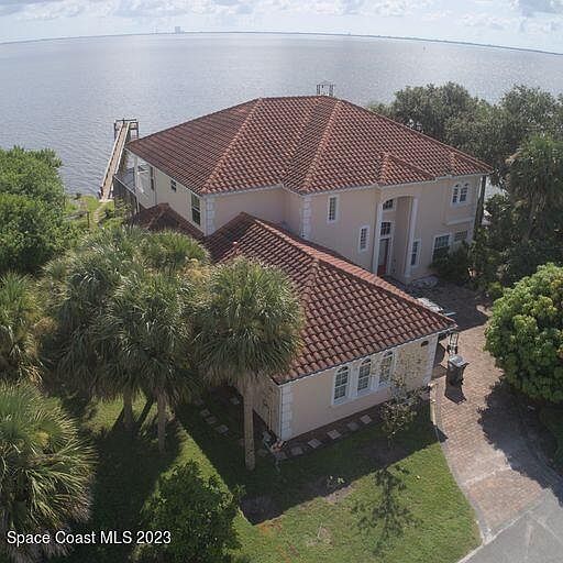 2nd image of 5485 Riveredge Dr