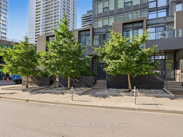 58 Queens Wharf Rd Unit Townhouse 05, Toronto, ON M5V 0J5