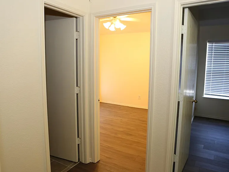 7305 Maplewood Dr — Photo 105