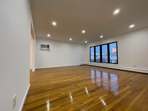 2nd image of 1531 8th St Floor 2