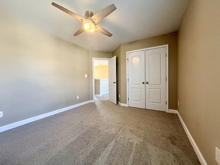 1820 Shady Knoll Ln — Photo 11