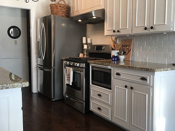 3rd image of 1924 Dogwood Ln