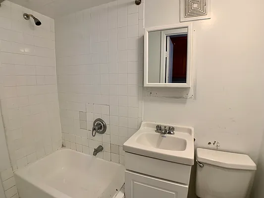 Rented by Bond New York | media 6