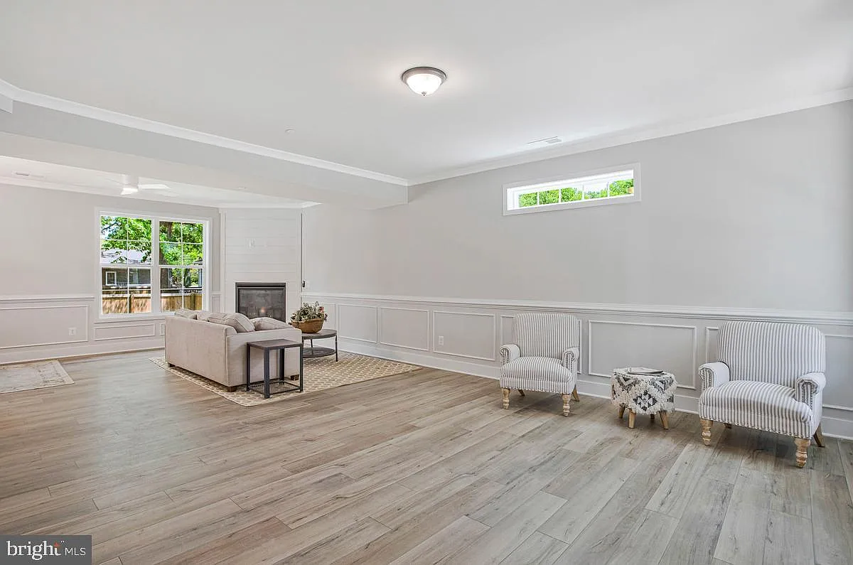 4 bed, 2.5 bath, 1949 sqft, $2,900 — Photo 4