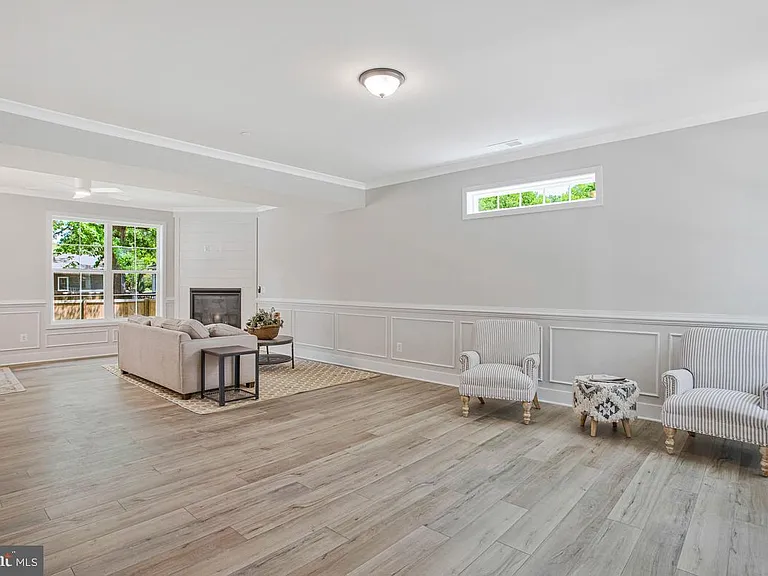 1316 Juniper St — Photo 4