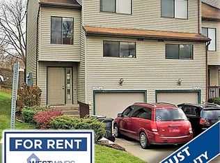 604 Westwinds Dr, Iowa City, IA 52246