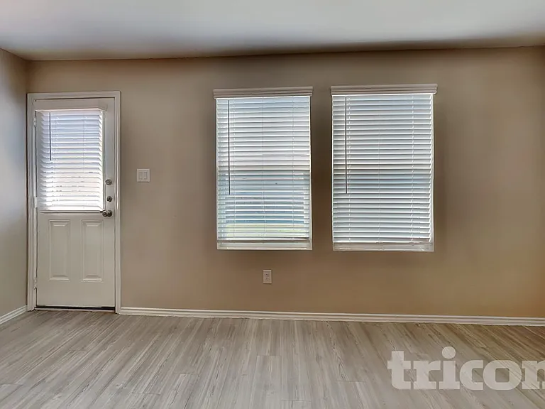 5602 Mountain Point — Photo 2