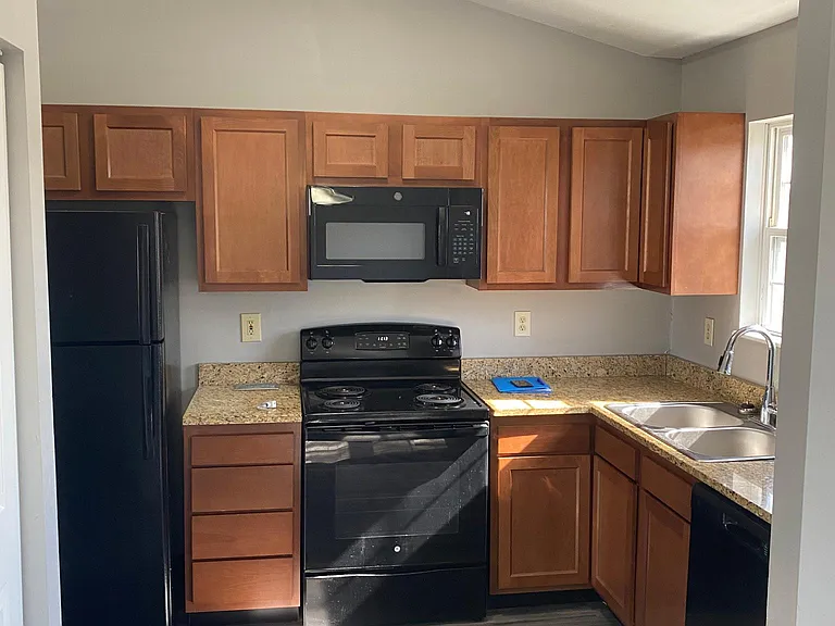 2509 Camellia Ct — Photo 4