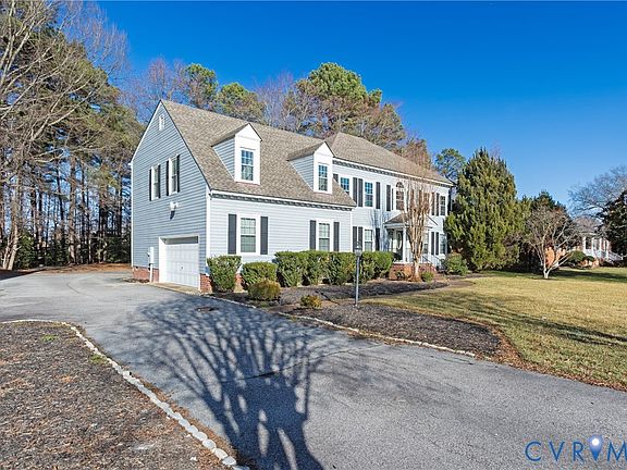 2nd image of 8309 Diane Ln