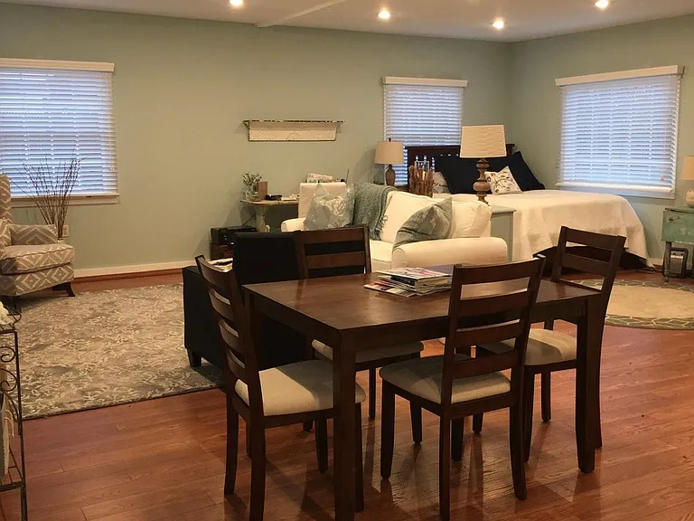 2096 E Main Rd — Photo 5