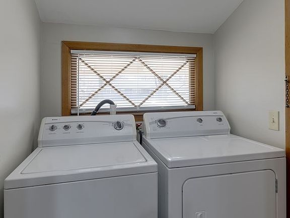 5th image of 1143 N Patricia Ave