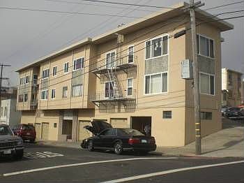 2nd image of 4 Vendome Ave