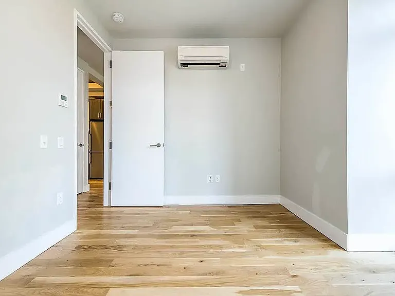 185 Leonard St #3E — Photo 15
