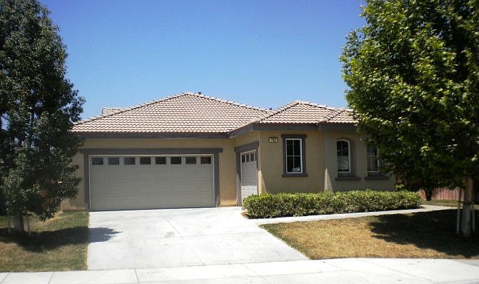 1st image of 762 Amor Dr