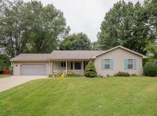 34490 Terrace Ct, Paw Paw, MI 49079