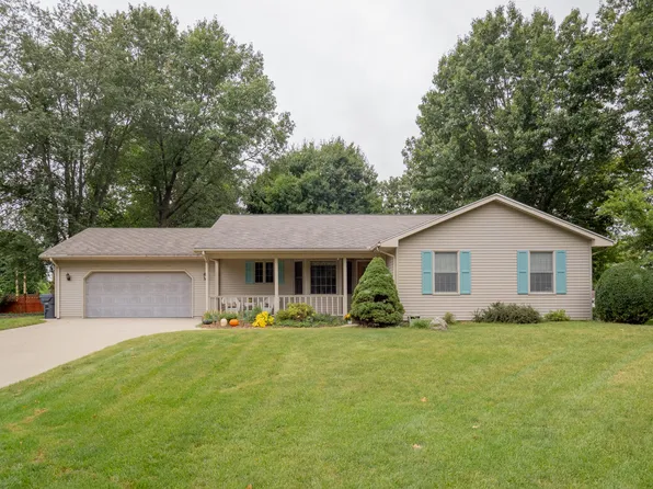 34490 Terrace Ct, Paw Paw, MI 49079