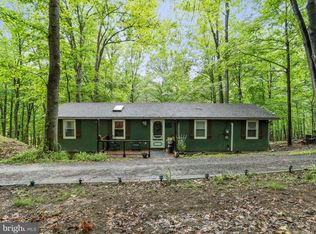 70 Seneca Trl, Berkeley Springs, WV 25411