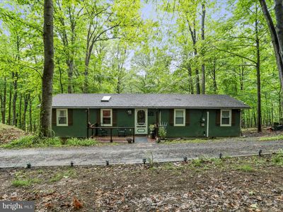 70 Seneca Trl, Berkeley Springs, WV, 25411