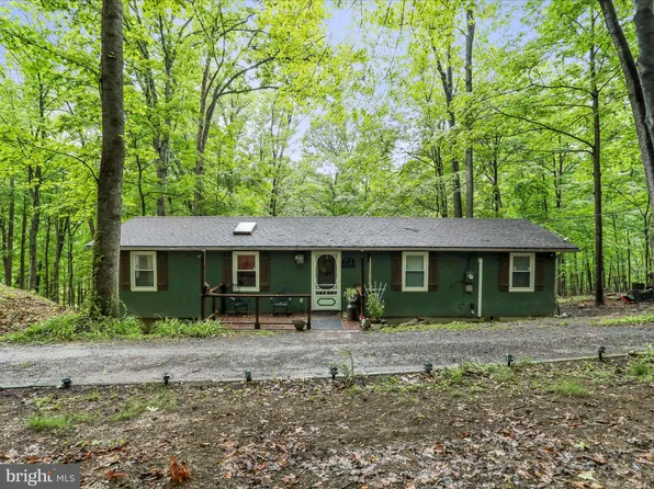 70 Seneca Trl, Berkeley Springs, WV 25411